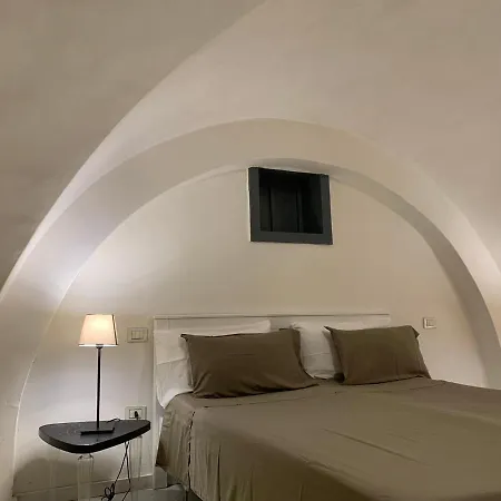 Ground Floor Center 85 * Bari