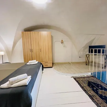 Ground Floor Center 85 * Bari