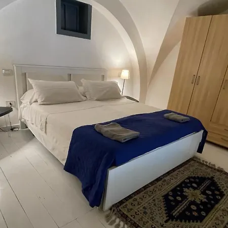 Ground Floor Center 85 *