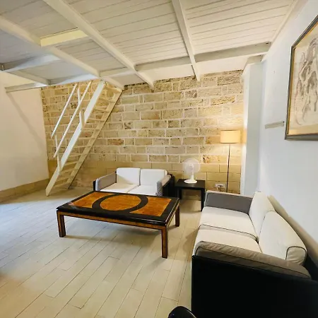 Ground Floor Center 85