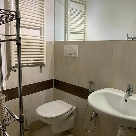Ground Floor Center 85 Apartament