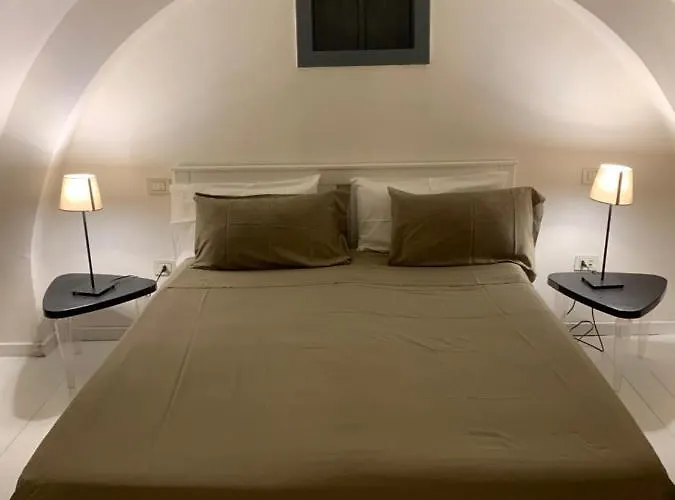 Ground Floor Center 85