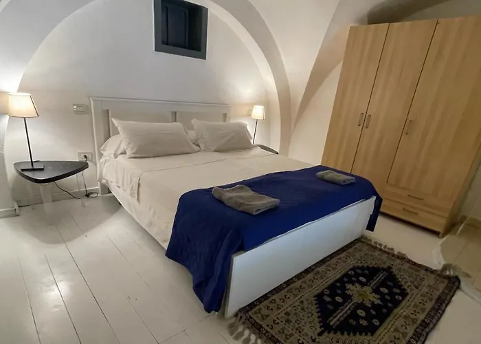 Ground Floor Center 85 *