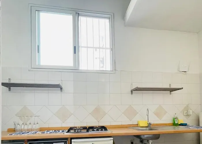 Ground Floor Center 85 شقة