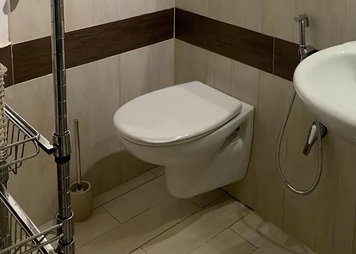 Ground Floor Center 85 شقة